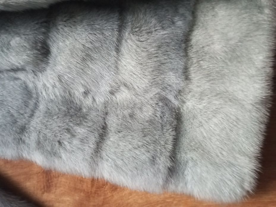 Шуба из голубой норки
