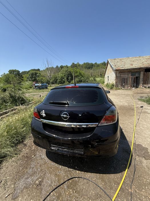 Opel astra H 1.6GTC 105hp Само на части