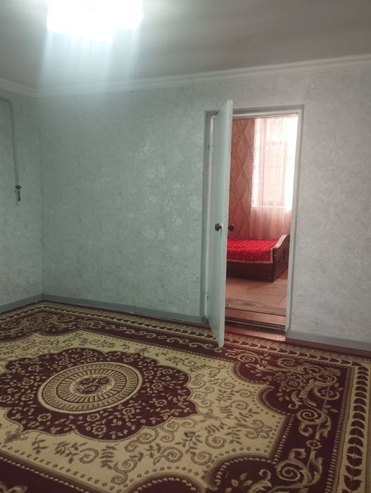 Жомбой марказида ховли сотилади