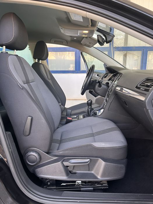 VW Golf 7/1.4 TSI 125CP/Euro 6/Distronic/Xenon /Camera Marsalier