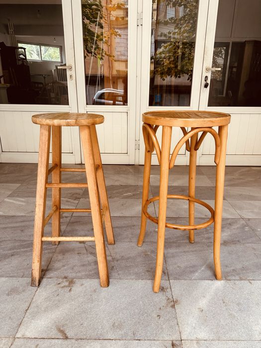 Два ретро дървени бар стола от 80-те