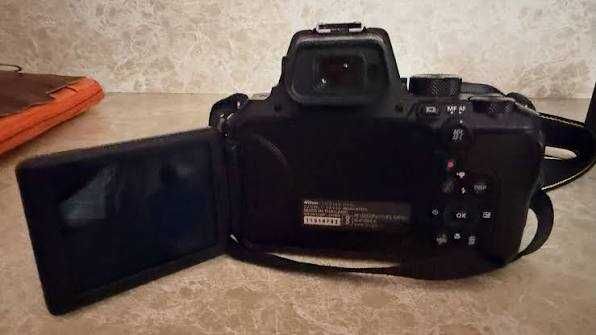 Camera Nikon P950 zoom 83x