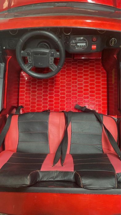 Продается детская машина на пульте управления