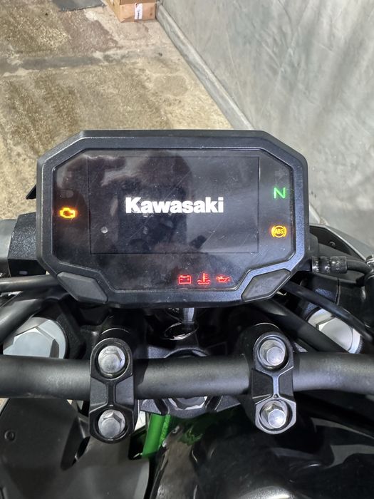 Kawasaki Z500 an 2025 Avariat