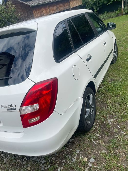 Vând Skoda Fabia