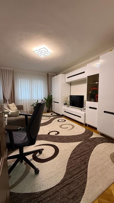 Vand apartament 3 camere mobilat si utilat