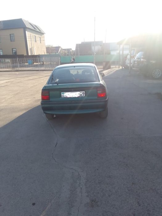 Продам машину опель вектра