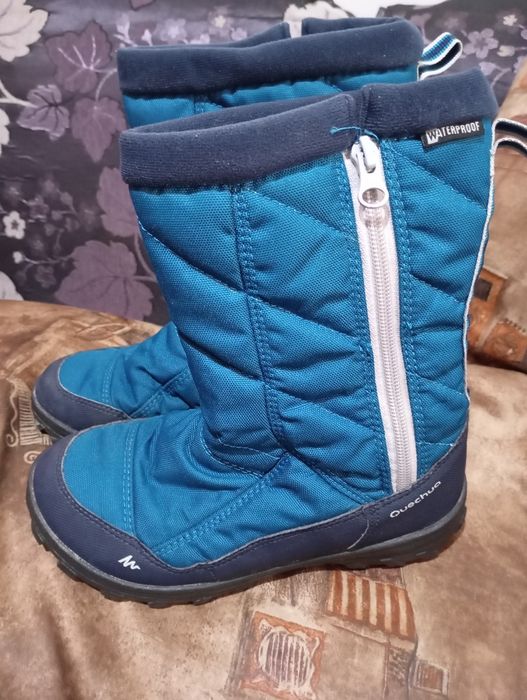 Продавам детски ботуши 33 номер много топли и непромокраеми