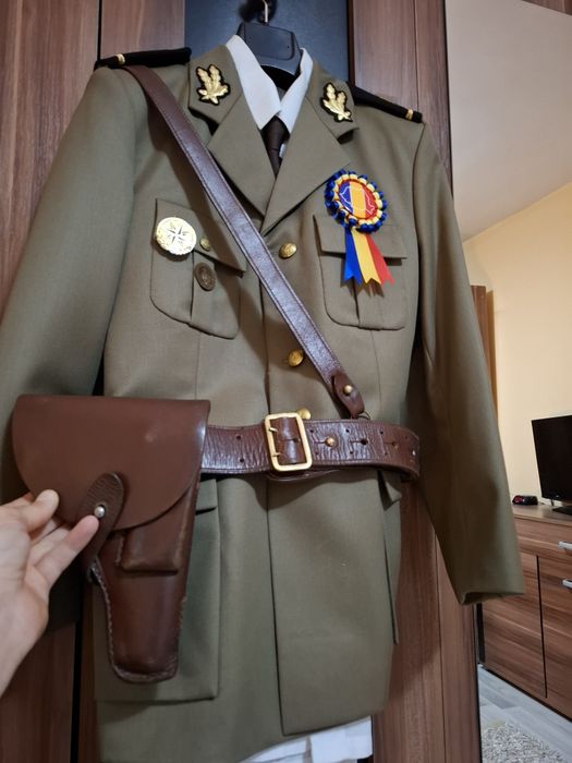 Costum militar cu diagonala