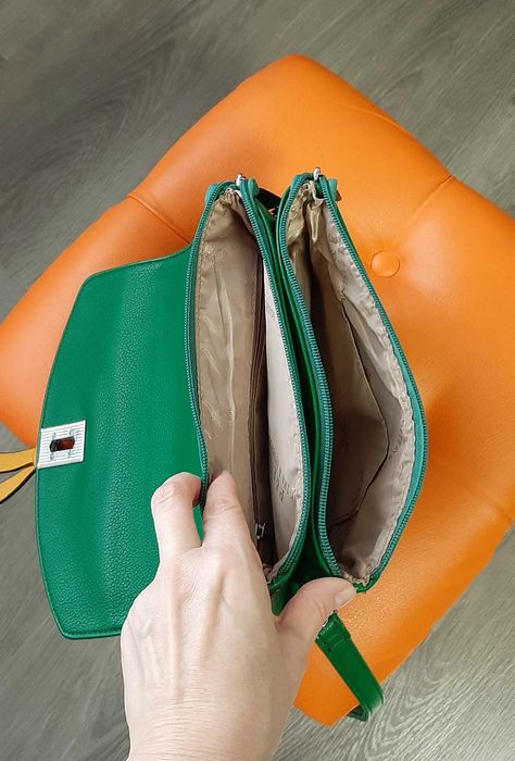 Женская сумка зелёного цвета