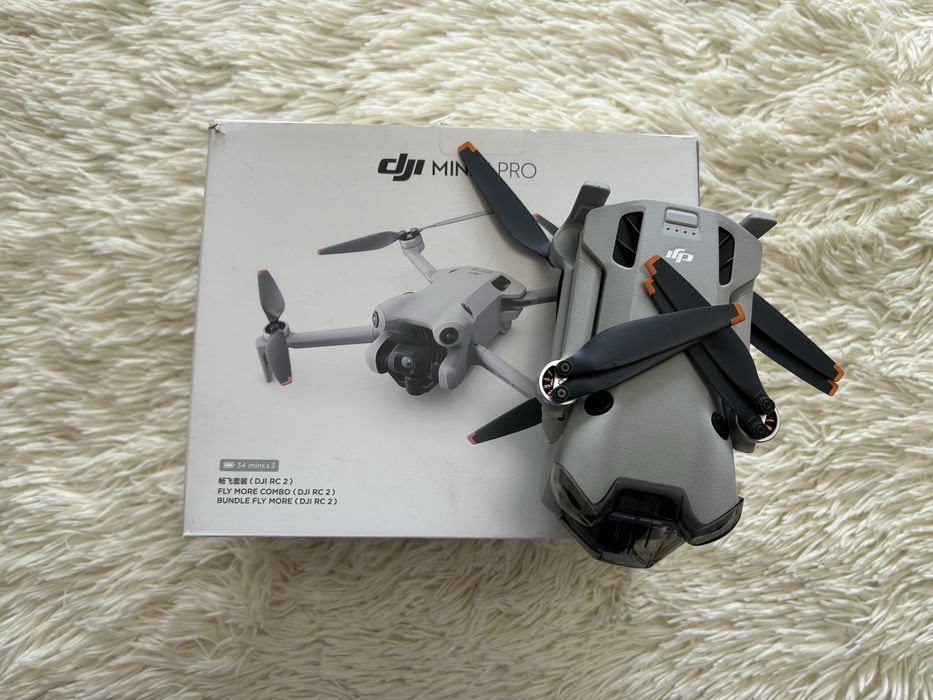 Vand drona dji 4 mini pro