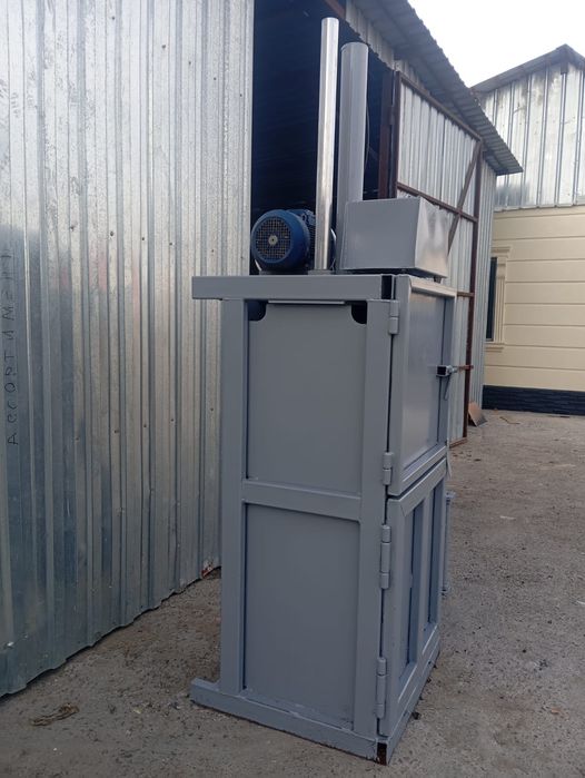 Пресс гидравлический для вторсырья