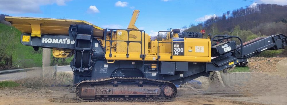 Inchiriere concasor mobil cu falci