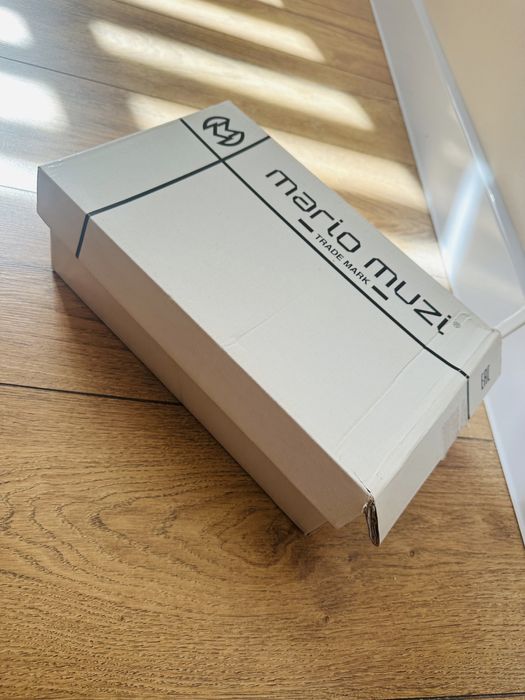 Продам класические ботинки