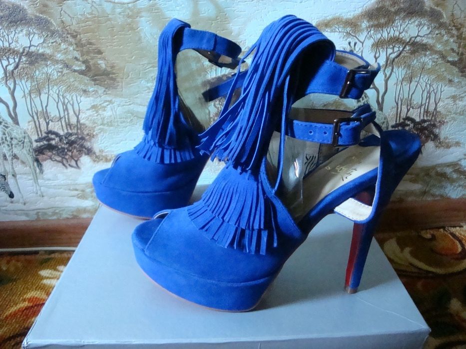 Босоножки Christian louboutin (41размер)