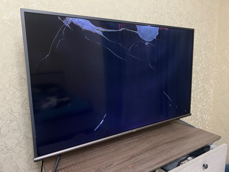Смарт телевизор TCL 50 и Samsung 32LED LCD