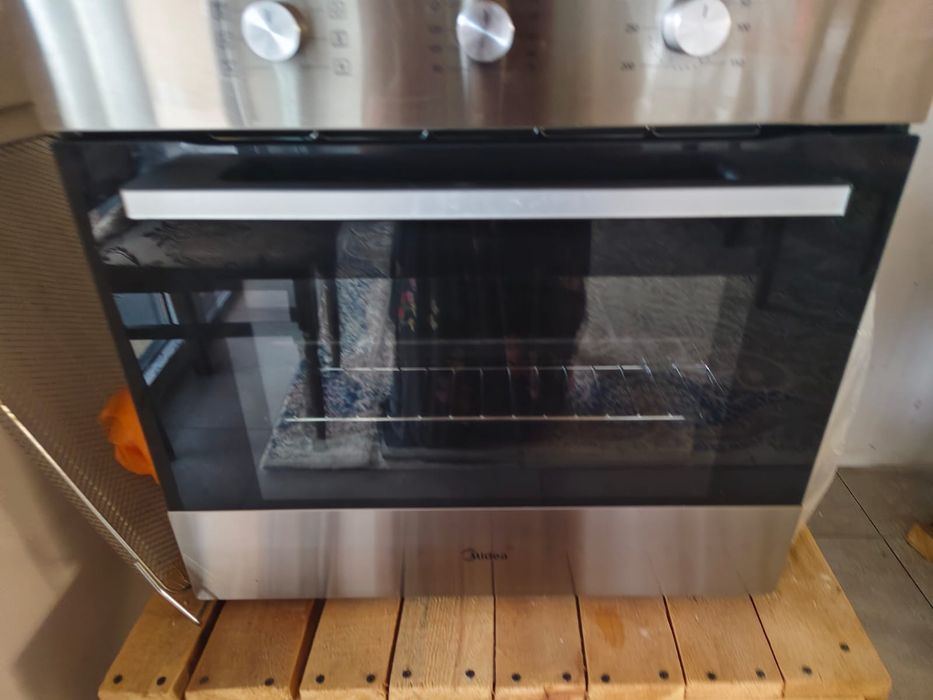 Духовка Midea продам