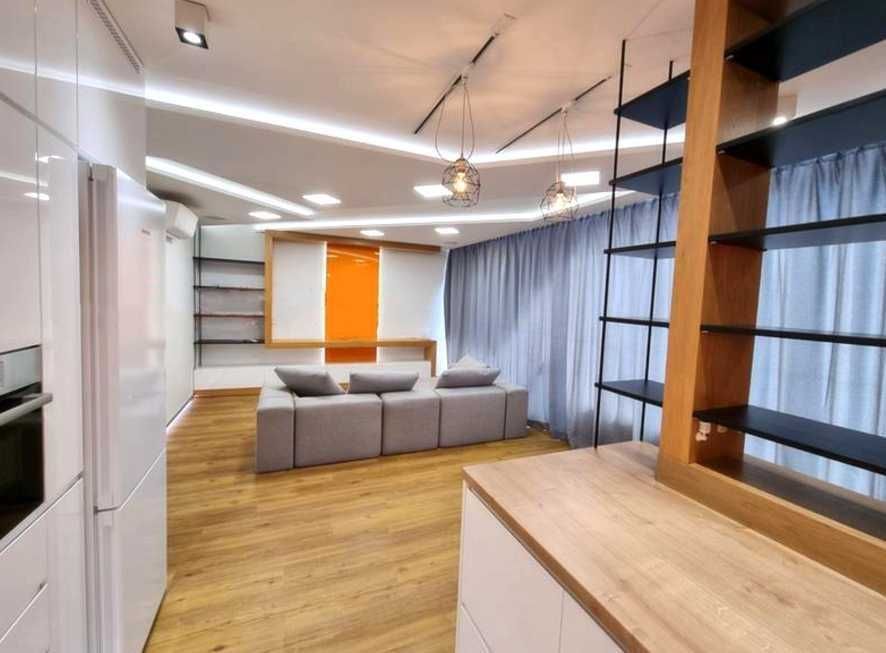 Продава се Двустаен апартамент в София, Оборище - 74 кв.м за 2000 €/кв.м - Снимка #2