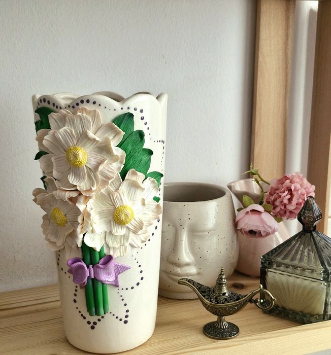 Vază decorată manual