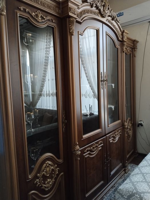 Сервант Сотилади