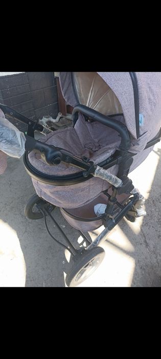 Коляска прогулочная