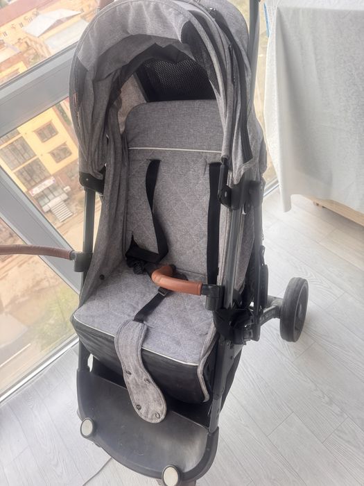 Продам коляску за 10.000 тг