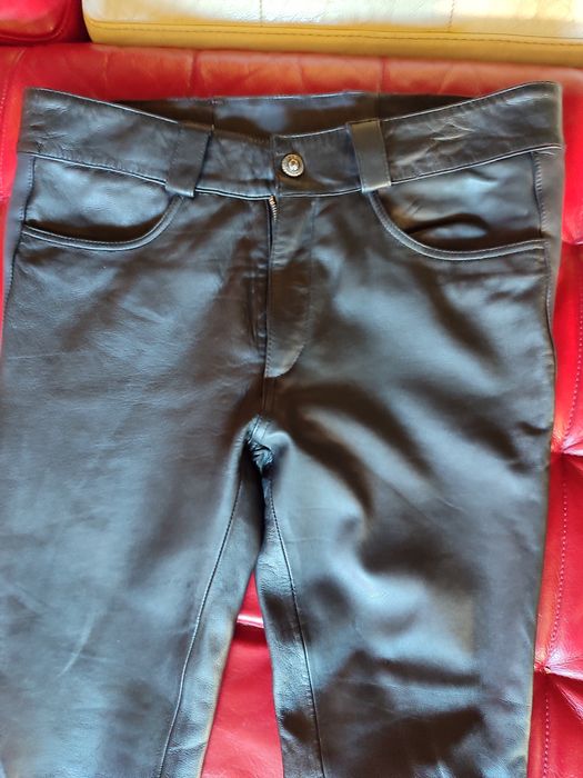 Vând pantaloni de piele, New Rock