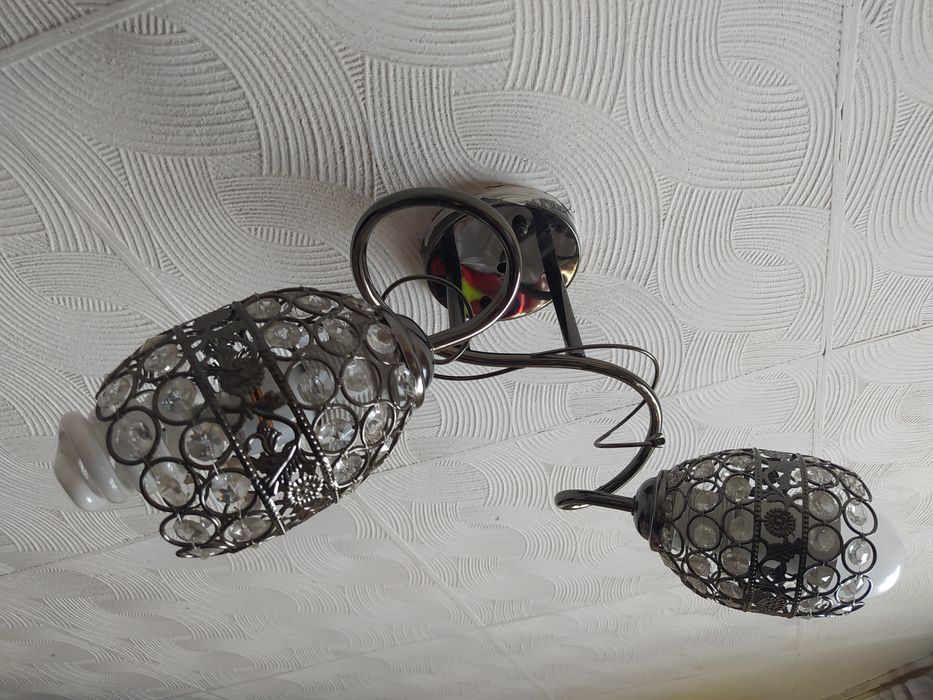 Продам люстры б/у