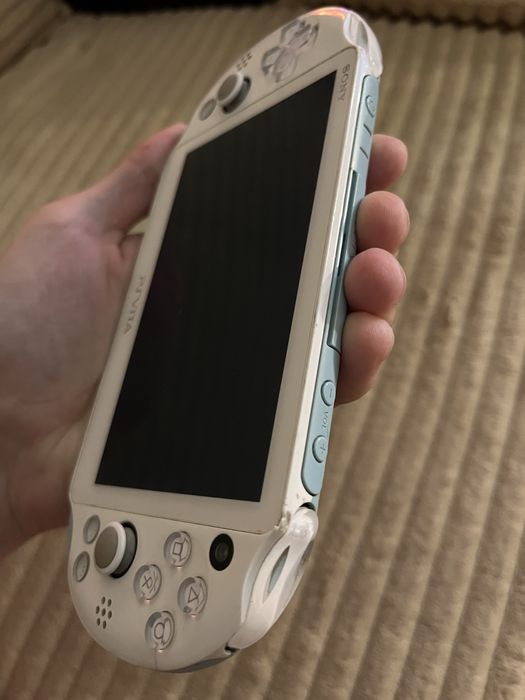 Playstation Vita 2000 (Прошитая)