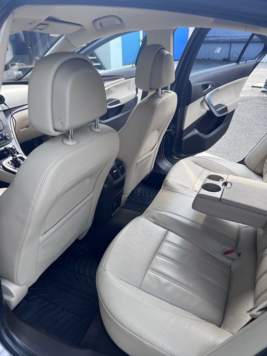 Opel insignia 2000cm pe firma se ofera factura neplatitor de tva