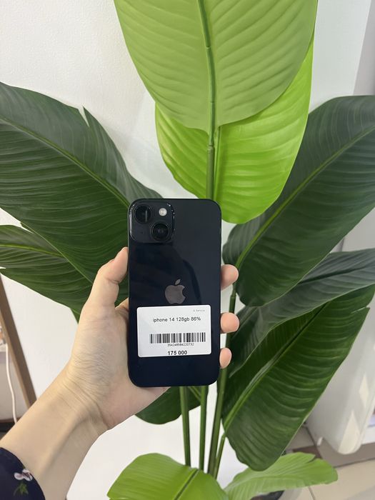 iPhone 14  в идеальном состоянии