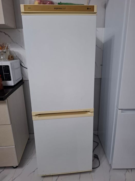 Продается холодильник