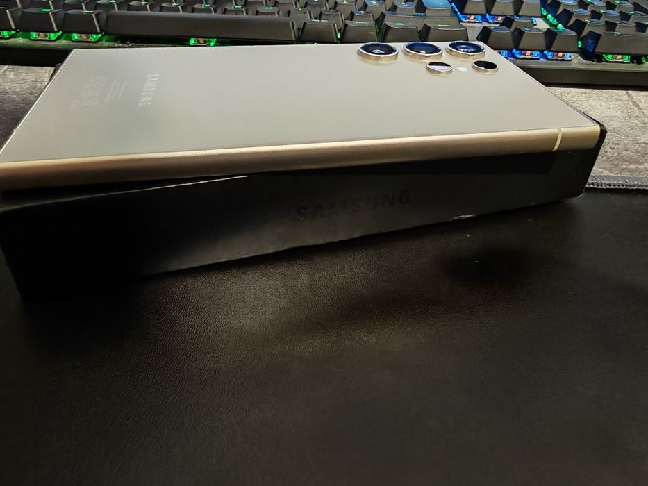 Samsung Galaxy S24 Ultra impecabil