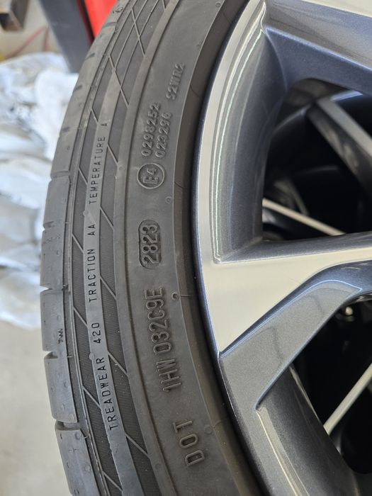 4 Броя 235/45/20 Continental 2x7mm 2x5,2mm 23dot