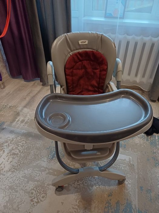 Детский стульчик для кормления, в хорошем состоянии