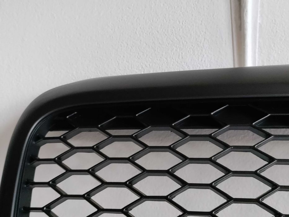 Решетка без емблема АУДИ А6 Ц6 от 04 - 08 МАТ Черна Тунинг Audi A6 C6