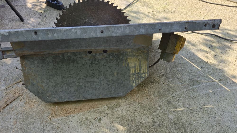 Circular de masa 220V