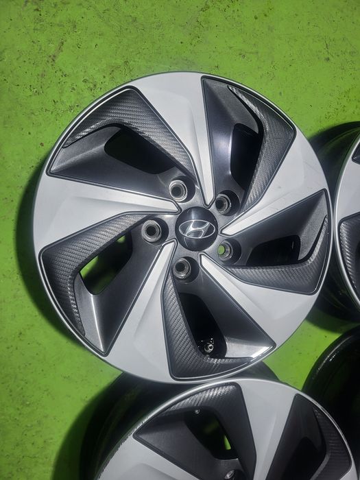 15 5x114.3 Hyundai лети джанти 5х114.3