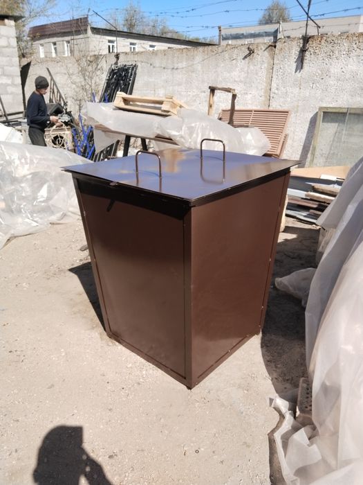 Мусорный контейнер