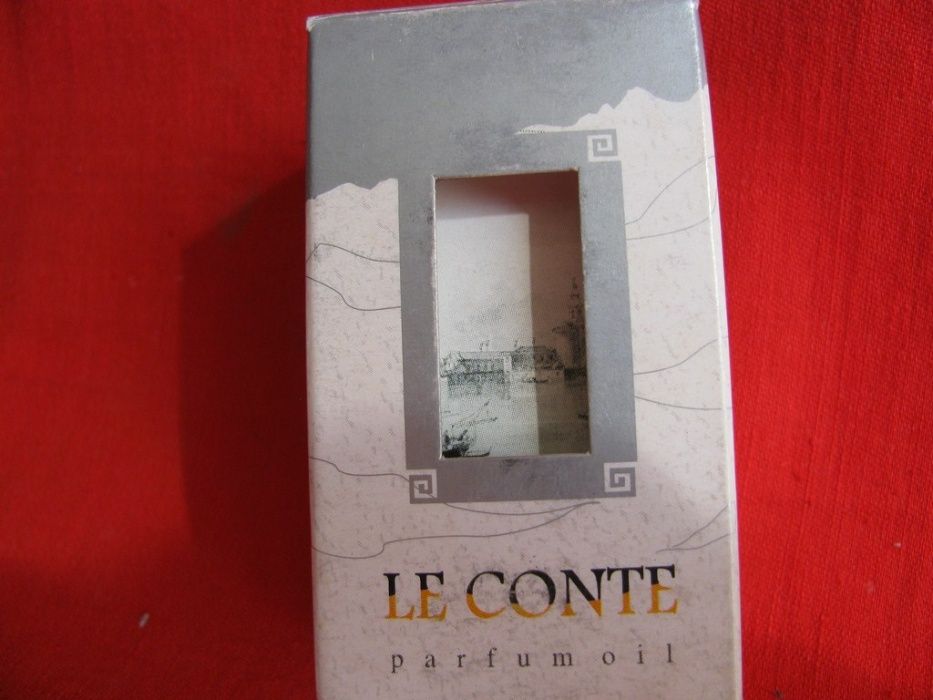 Подарок - набор парфюмерных масел.