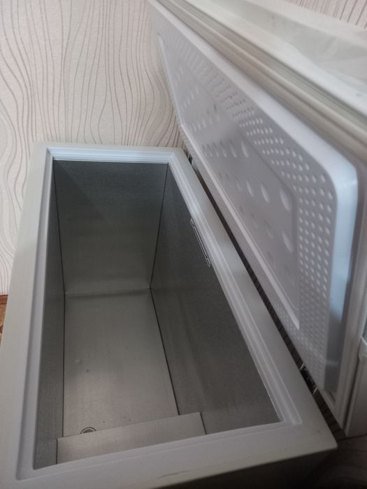 Продам морозильник камнру