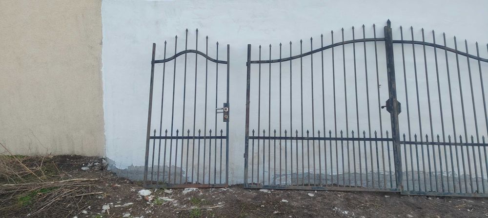 Дворна порта малка и голяма