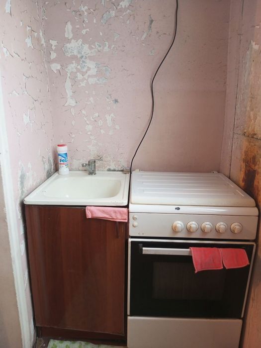 Uy sotiladi. Srochna