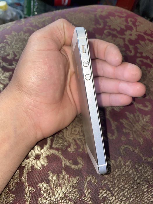 Продам айфон 5s