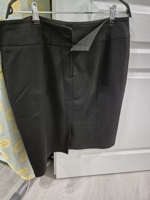 Fusta clasica neagra