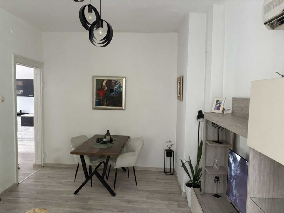 Продава се Многостаен апартамент в Пловдив, Център - 140 кв.м за 2508 €/кв.м - Снимка #2