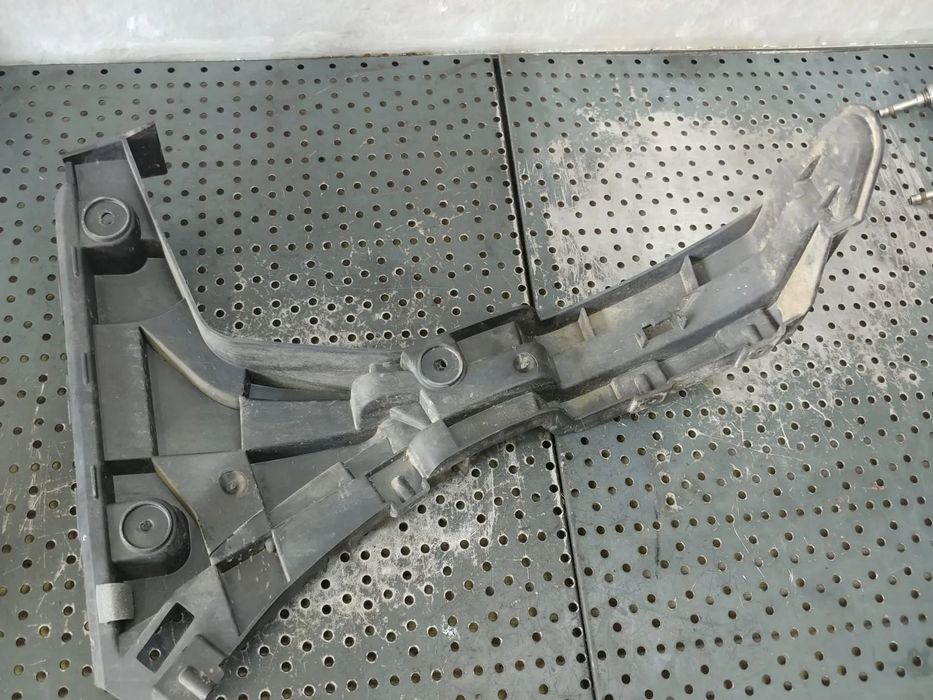 suport prindere bara dreapta spate audi q3 8u s-line 8u0807454a