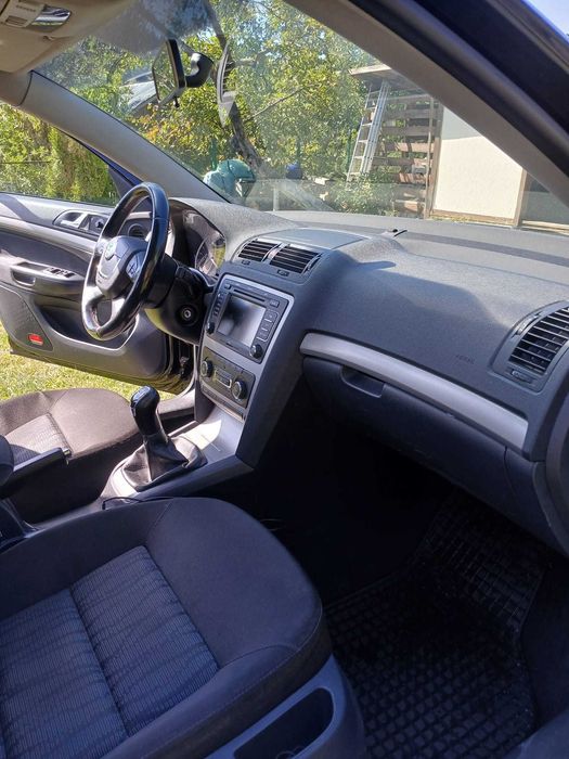 SKODA Octavia 2012 — imagine 5