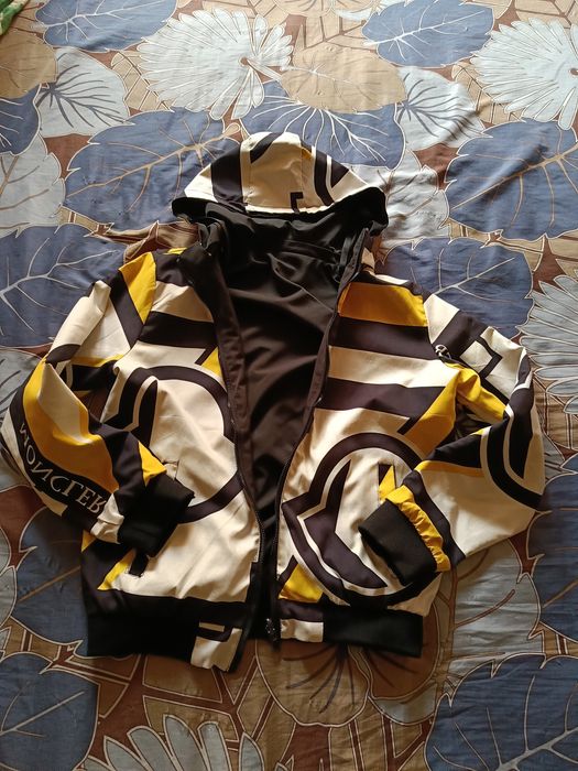 Ветровка на мальчика 2- х сторонняя на 10-12 лет