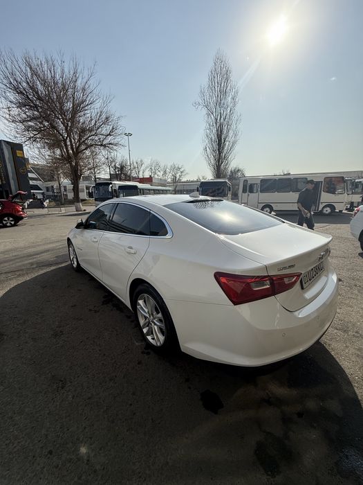 Malibu-2  2018г цвет белый пробег 61000км